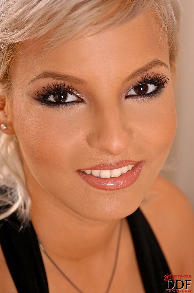 Карина, 18 лет, 4 размер груди